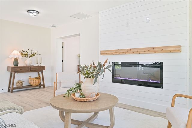 20844 Country Barn DR, Estero, FL 33928