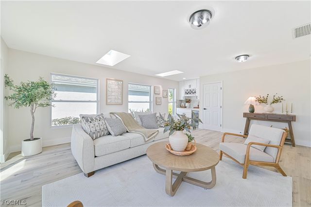 20844 Country Barn DR, Estero, FL 33928