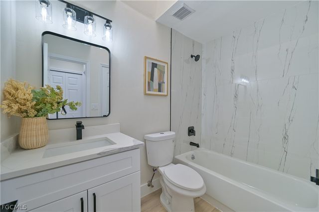 20844 Country Barn DR, Estero, FL 33928