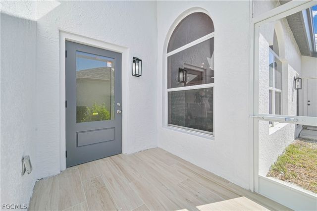 20844 Country Barn DR, Estero, FL 33928