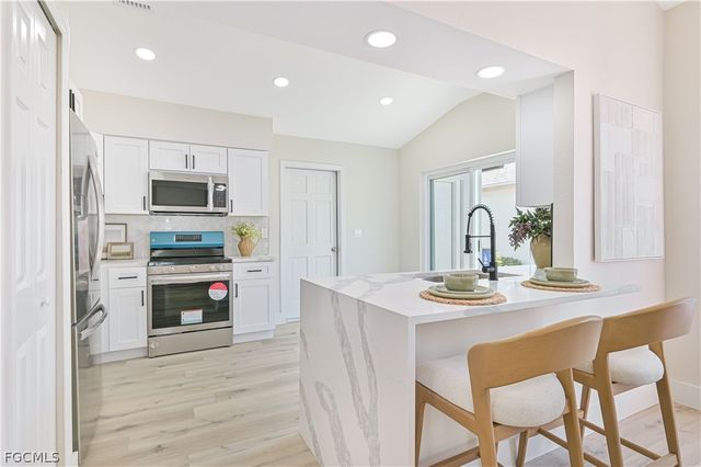 20844 Country Barn DR, Estero, FL 33928