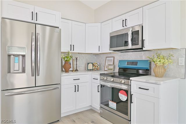 20844 Country Barn DR, Estero, FL 33928