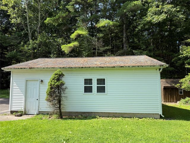 132 Grossi Lane, Pine Bush, NY 12566