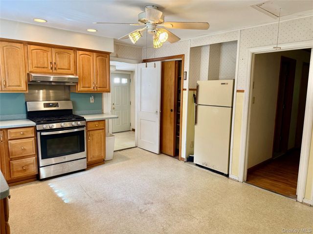 132 Grossi Lane, Pine Bush, NY 12566
