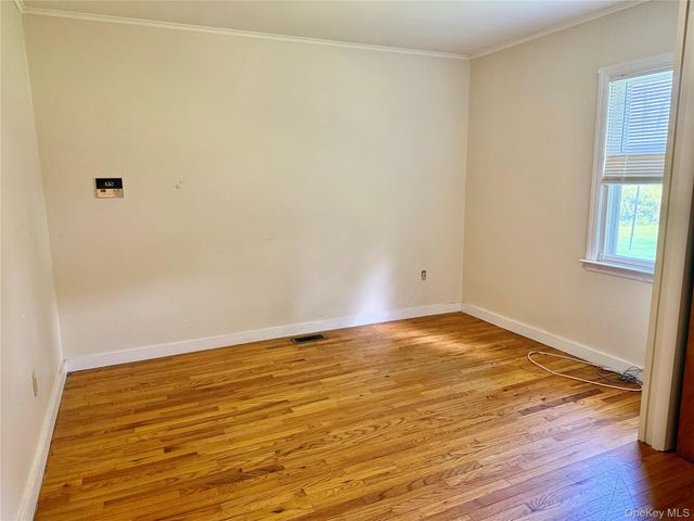 132 Grossi Lane, Pine Bush, NY 12566