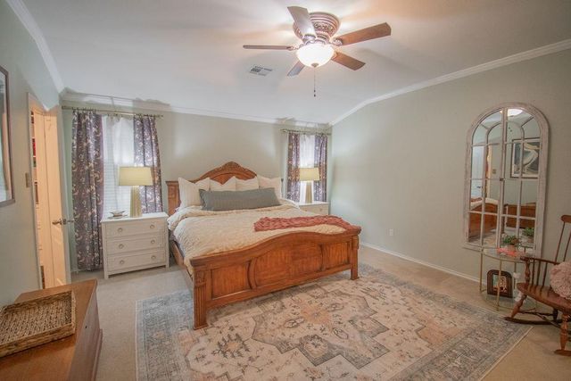 200 Floating Leaf DR, Hutto, TX 78634