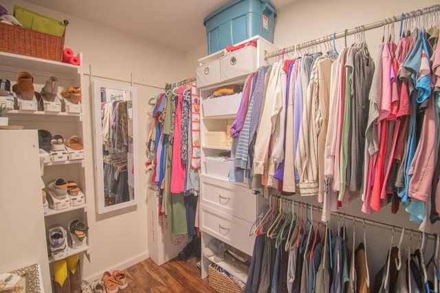 200 Floating Leaf DR, Hutto, TX 78634