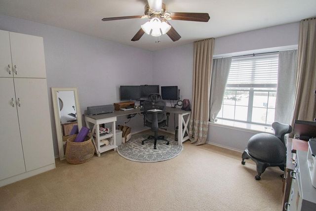 200 Floating Leaf DR, Hutto, TX 78634