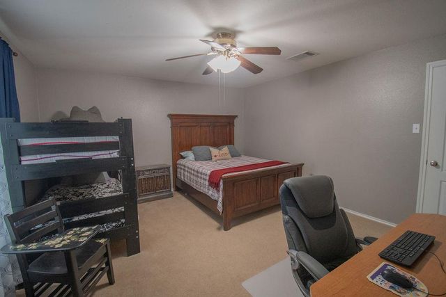 200 Floating Leaf DR, Hutto, TX 78634