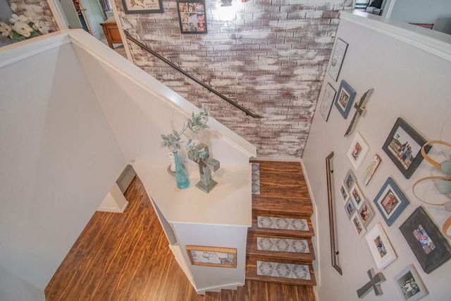 200 Floating Leaf DR, Hutto, TX 78634