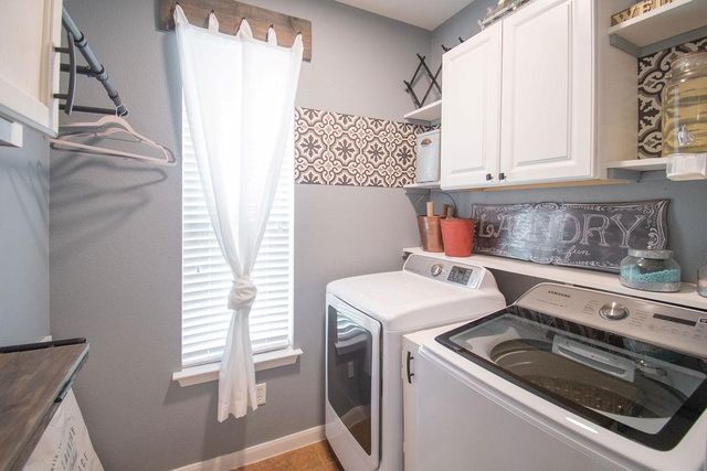 200 Floating Leaf DR, Hutto, TX 78634