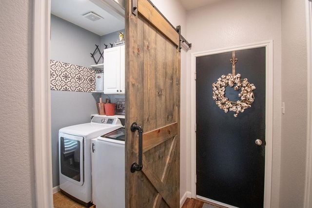 200 Floating Leaf DR, Hutto, TX 78634