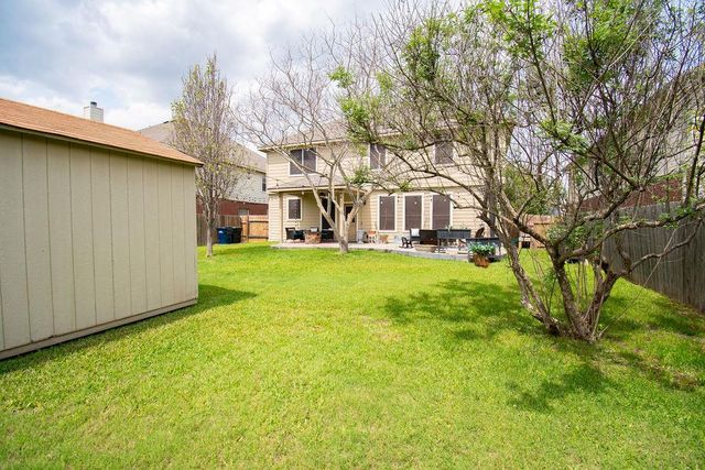 200 Floating Leaf DR, Hutto, TX 78634