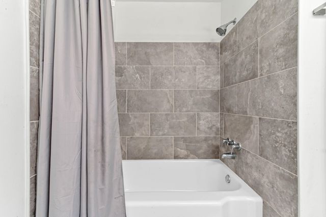 2898 SE 1st Place, Boynton Beach, FL 33435