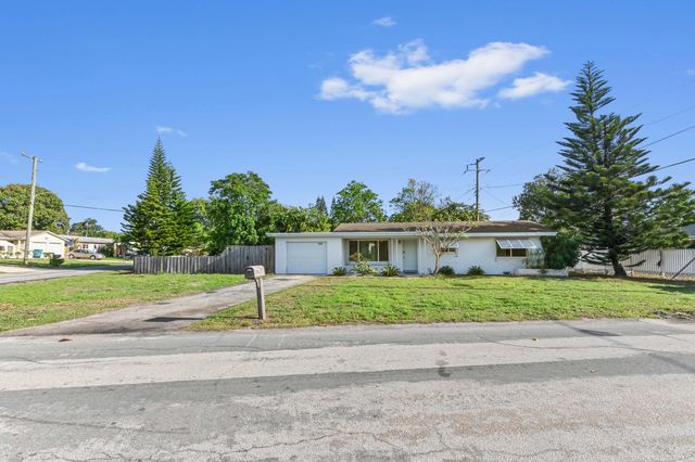 2898 SE 1st Place, Boynton Beach, FL 33435