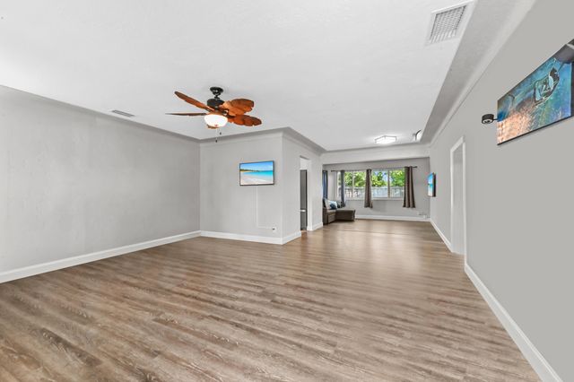 2898 SE 1st Place, Boynton Beach, FL 33435