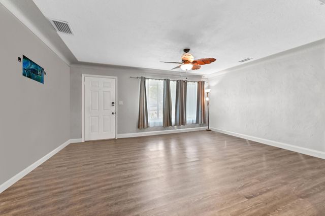 2898 SE 1st Place, Boynton Beach, FL 33435