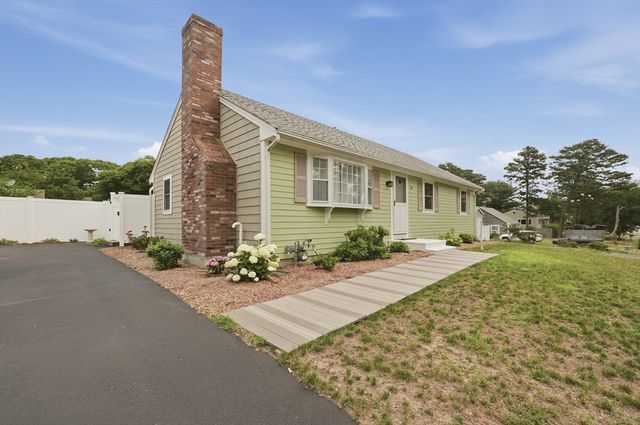 40 North Street, Dennis, MA 02639