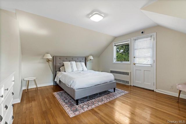 1321 Surrey Lane, Rockville Centre, NY 11570