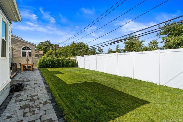 1321 Surrey Lane, Rockville Centre, NY 11570