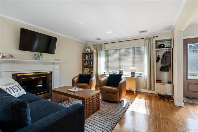 1321 Surrey Lane, Rockville Centre, NY 11570