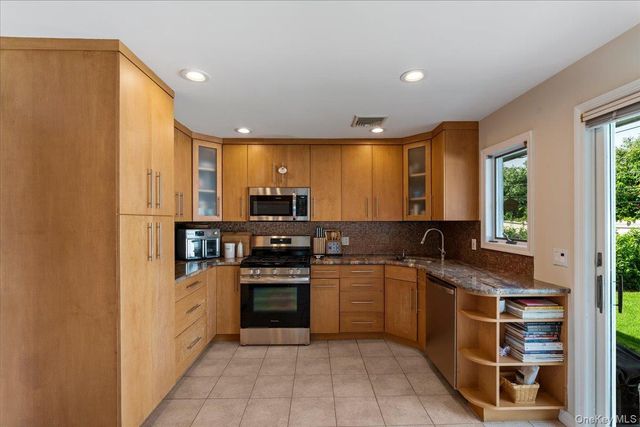 1321 Surrey Lane, Rockville Centre, NY 11570