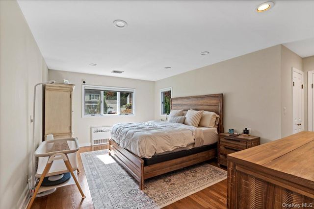 1321 Surrey Lane, Rockville Centre, NY 11570