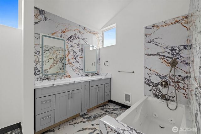 8608 42nd Avenue S, Seattle, WA 98118