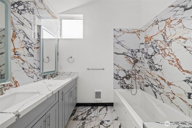 8608 42nd Avenue S, Seattle, WA 98118