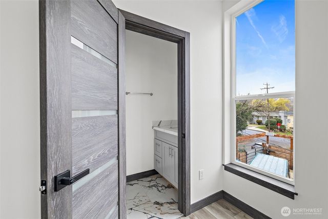 8608 42nd Avenue S, Seattle, WA 98118