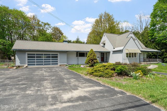 215 Oak Street, Corinth, NY 12822