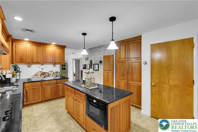 5747 Kernsville Road, North Whitehall Twp, PA 18069