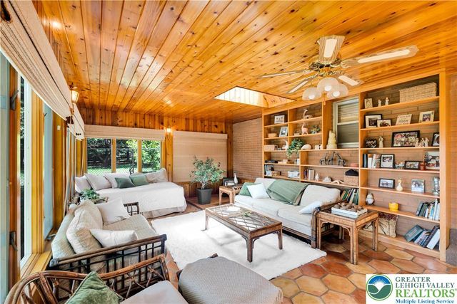 5747 Kernsville Road, North Whitehall Twp, PA 18069
