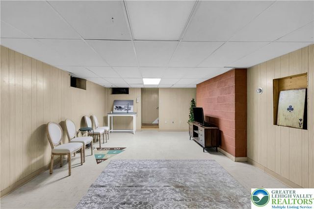 5747 Kernsville Road, North Whitehall Twp, PA 18069