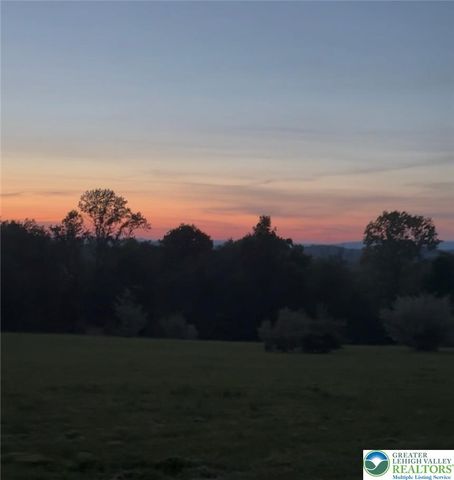 5747 Kernsville Road, North Whitehall Twp, PA 18069