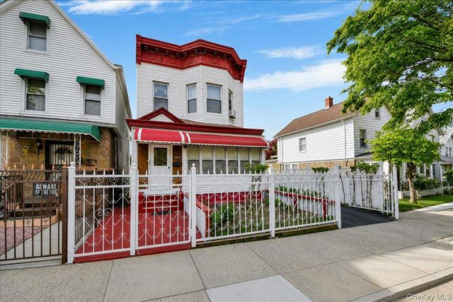 4521 Carpenter Avenue, Bronx, NY 10470