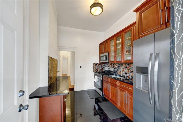4521 Carpenter Avenue, Bronx, NY 10470