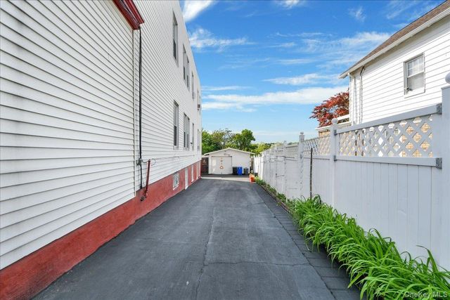 4521 Carpenter Avenue, Bronx, NY 10470