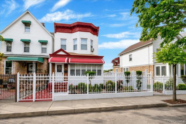 4521 Carpenter Avenue, Bronx, NY 10470