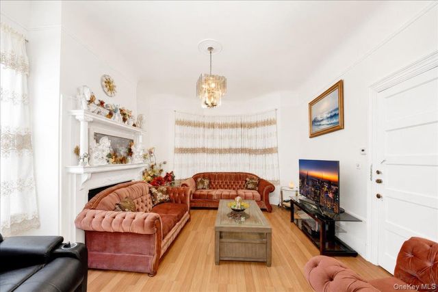4521 Carpenter Avenue, Bronx, NY 10470