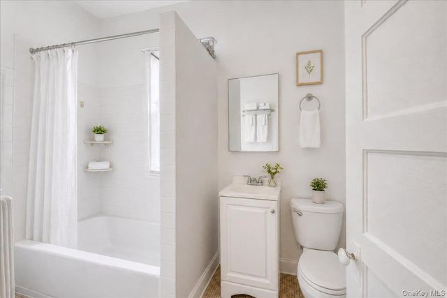 4521 Carpenter Avenue, Bronx, NY 10470