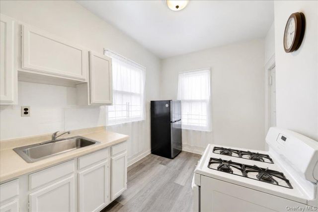 4521 Carpenter Avenue, Bronx, NY 10470