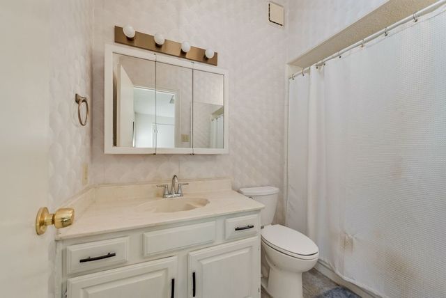 2017 Verlaine Drive, Carrollton, TX 75007