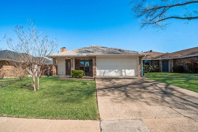 2017 Verlaine Drive, Carrollton, TX 75007