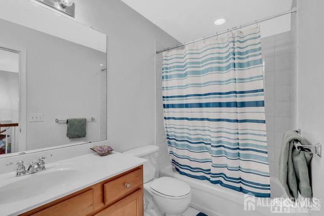 38 S Shore Drive, South Amboy, NJ 08879