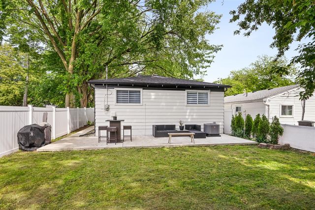 5836 Hipp, Taylor, MI 48180
