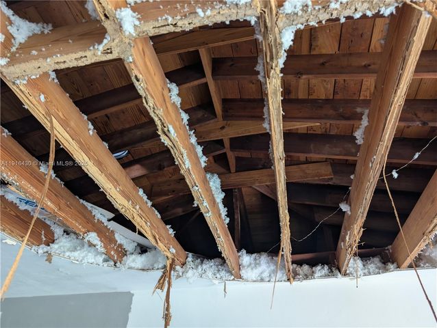 335 - 337 NE 168th St, North Miami Beach, FL 33162