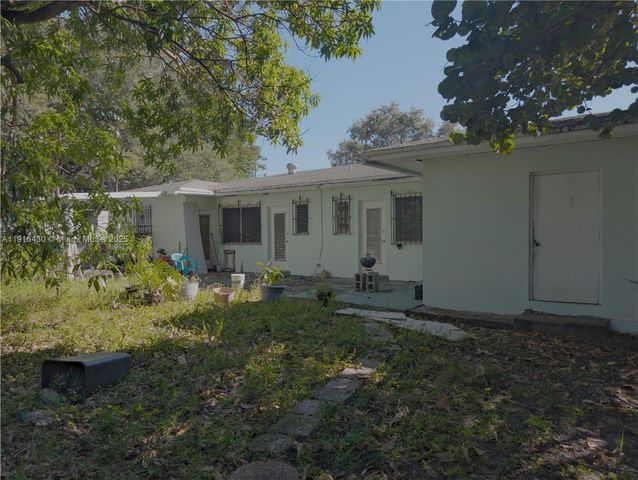 335 - 337 NE 168th St, North Miami Beach, FL 33162