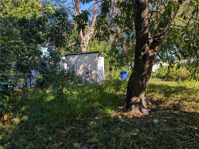 335 - 337 NE 168th St, North Miami Beach, FL 33162