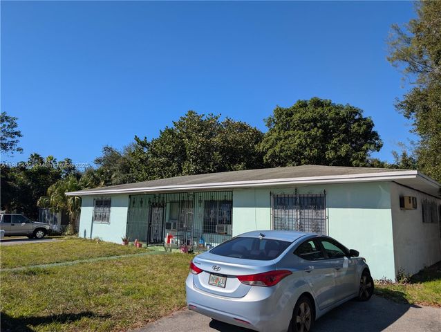335 - 337 NE 168th St, North Miami Beach, FL 33162